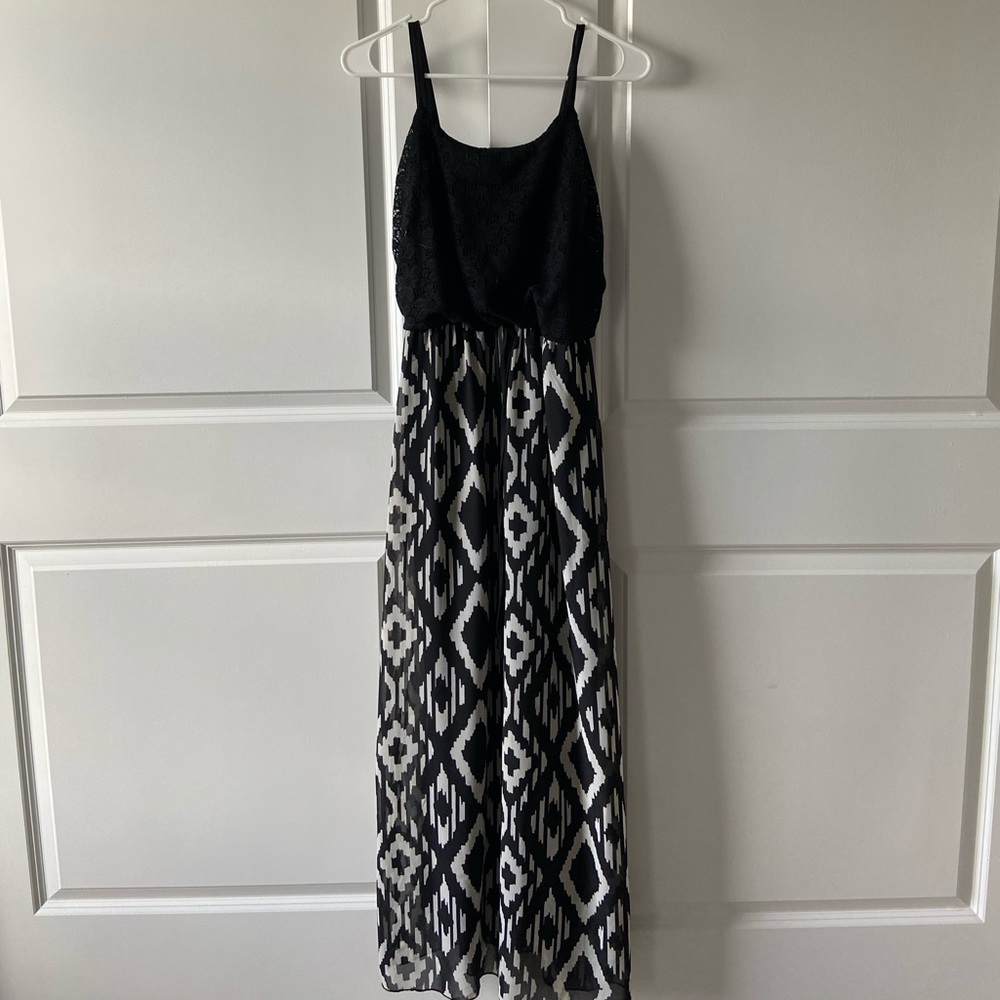 Faded glory black and white maxi dress